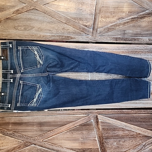 BKE Denim Ladies Payton Straight Leg Jeans - Picture 4 of 9